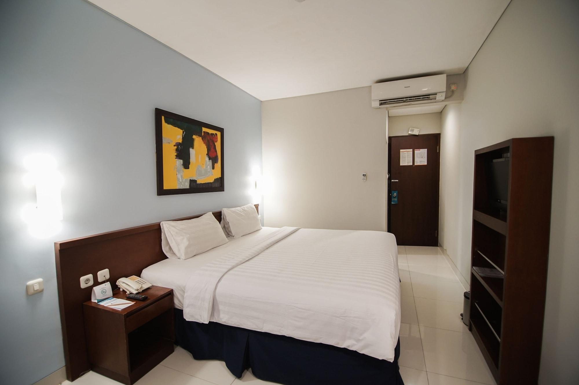 Sofyan Hotel Soepomo Jakarta Exterior foto