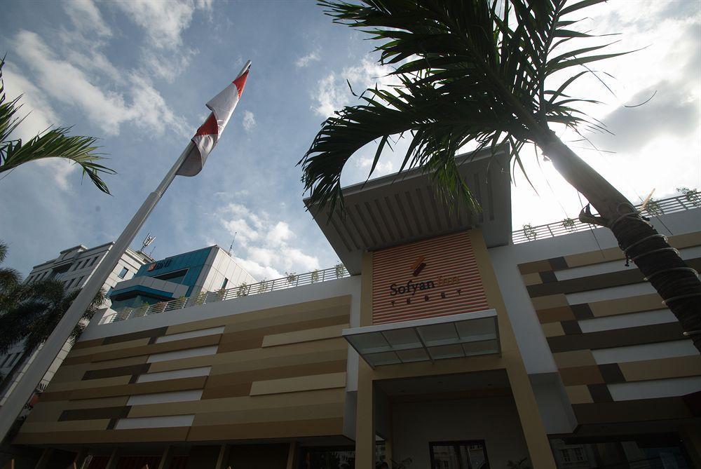 Sofyan Hotel Soepomo Jakarta Exterior foto