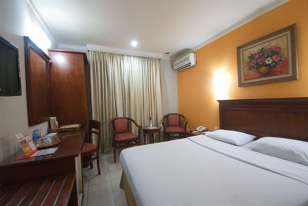 Sofyan Hotel Soepomo Jakarta Exterior foto
