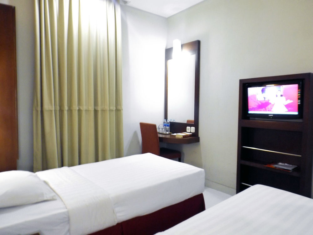 Sofyan Hotel Soepomo Jakarta Exterior foto