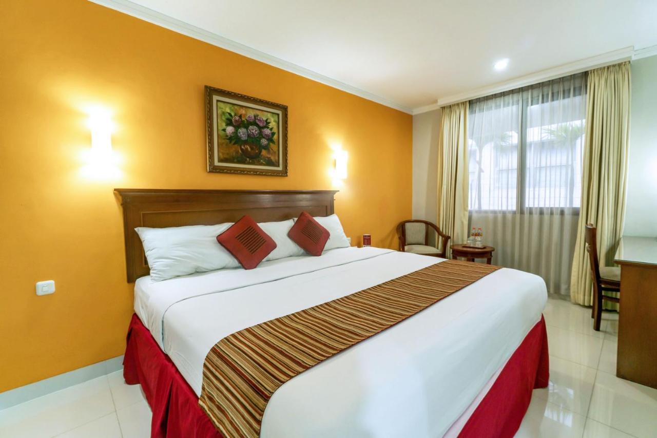Sofyan Hotel Soepomo Jakarta Exterior foto