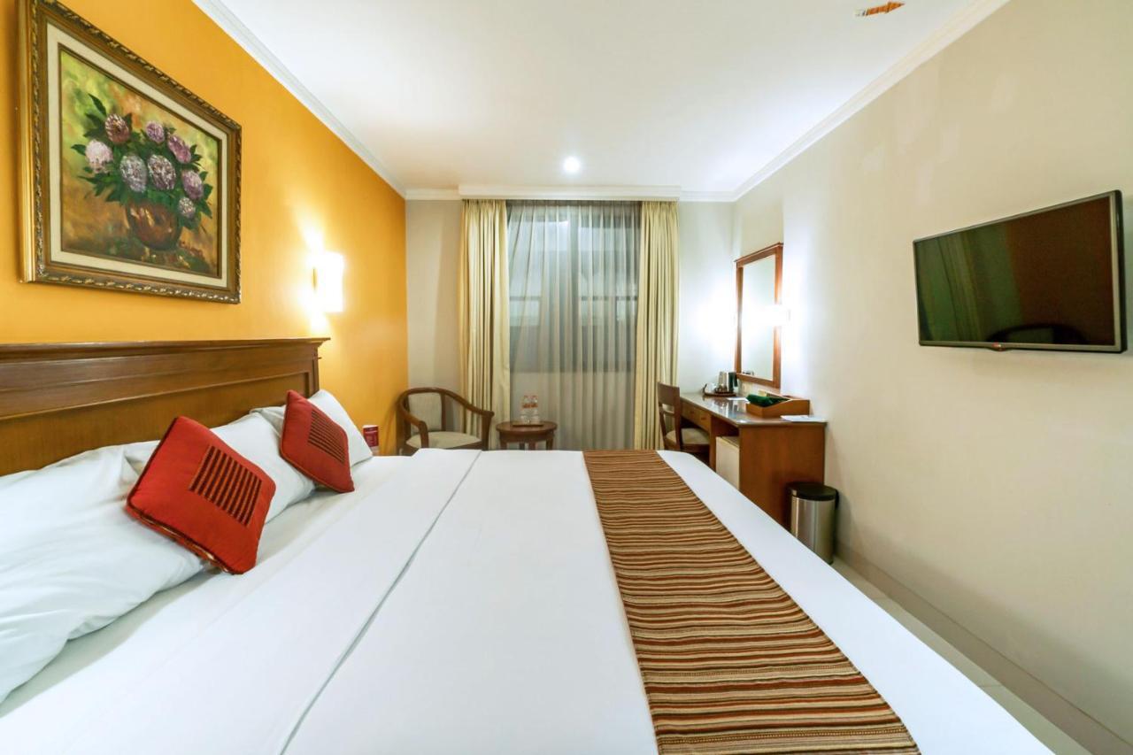 Sofyan Hotel Soepomo Jakarta Exterior foto