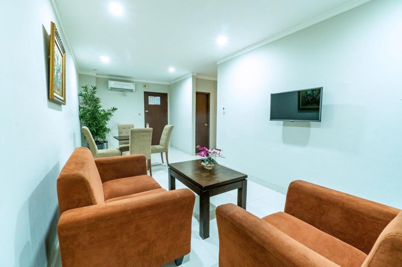 Sofyan Hotel Soepomo Jakarta Exterior foto